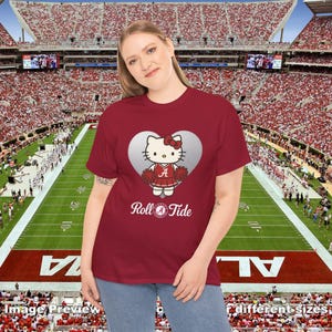 Koszulka Hello Kitty z Alabamy | Koszulka Roll Tide Cheer Tee | Koszulka kibica Crimson Tide | Koszulka futbolu uniwersyteckiego Kawaii | Odzież na mecz Alabamy zdjęcie 4
