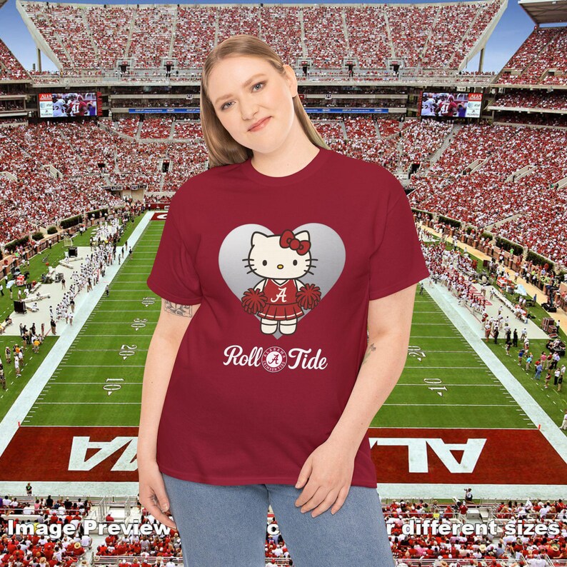 Koszulka Hello Kitty z Alabamy | Koszulka Roll Tide Cheer Tee | Koszulka kibica Crimson Tide | Koszulka futbolu uniwersyteckiego Kawaii | Odzież na mecz Alabamy zdjęcie 4