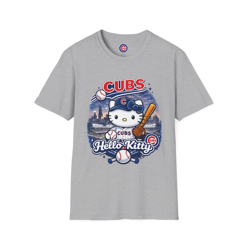 Camiseta de Hello Kitty de los Chicago Cubs / Camiseta de béisbol de Chicago / Camiseta con el horizonte del Wrigley Field / Ropa adorable para aficionados al béisbol / Camiseta unisex para el día del partido imagen 3