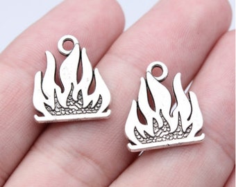 10 Stück Blaze Charms Anhänger---15x18mm Antik Silber DIY Schmuck handgefertigtes Basismaterial