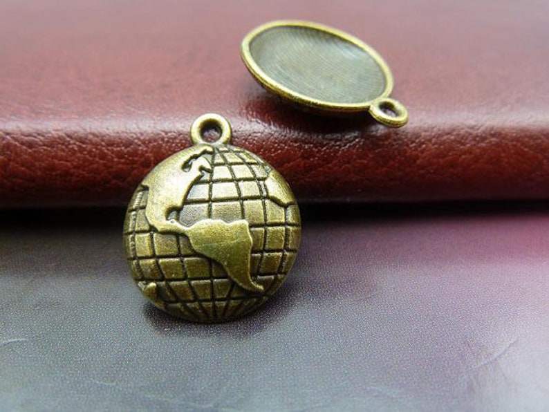 30pcs Globe Charms Pendant 15mm Antique Bronze DIY Jewelry Making Ornament Accessories Antique bronze