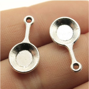 30pcs Frying pan charms pendant---22x11mm Antique silver DIY Jewelry Accessory Making Base Material