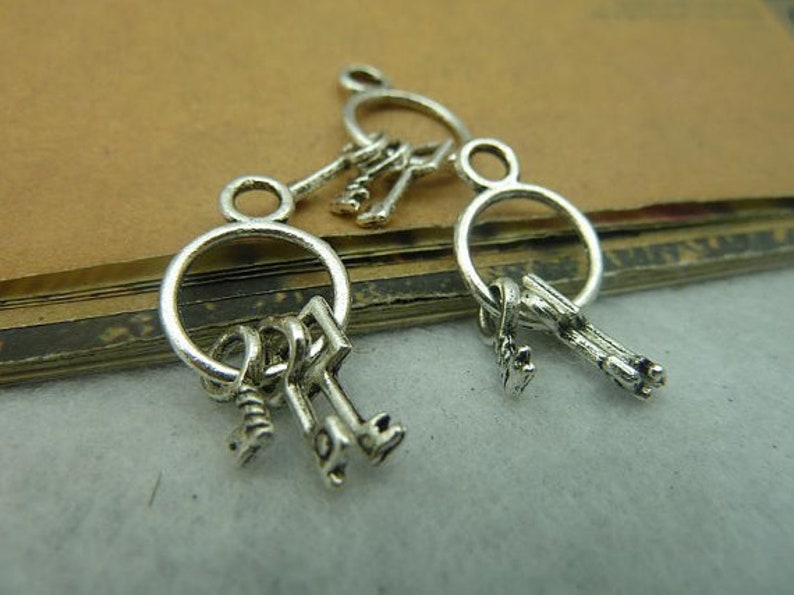 20pcs Keychain with 3 Vintage Keys Charms Pendant 13x24mm Antique Silver DIY Jewelry Making Ornament Accessories image 2