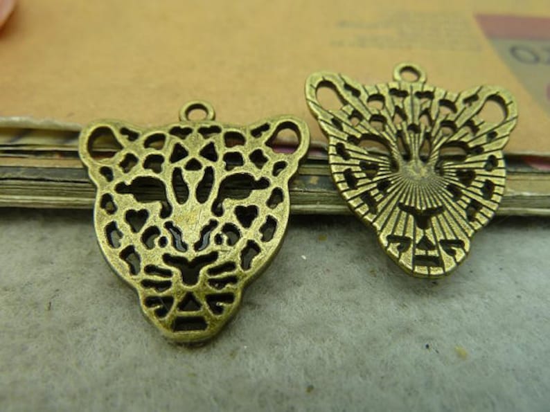20pcs Leopards Charms Pendant 26x28mm Antique Bronze/Antique Silver DIY Jewelry Making Ornament Accessories Antique bronze