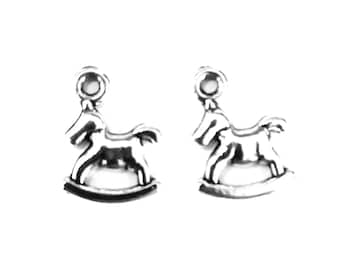 50 colgantes con dijes de caballo mecedor, 13 x 10 mm, plata antigua, joyería artesanal, material base.