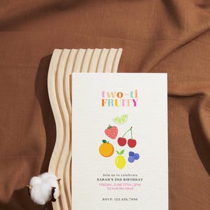 Invitation de fête d'anniversaire modifiable de Two-tti Fruitti | Invitation imprimable | Invitations de fête | Invitation numérique pour enfants | Téléchargement instantané