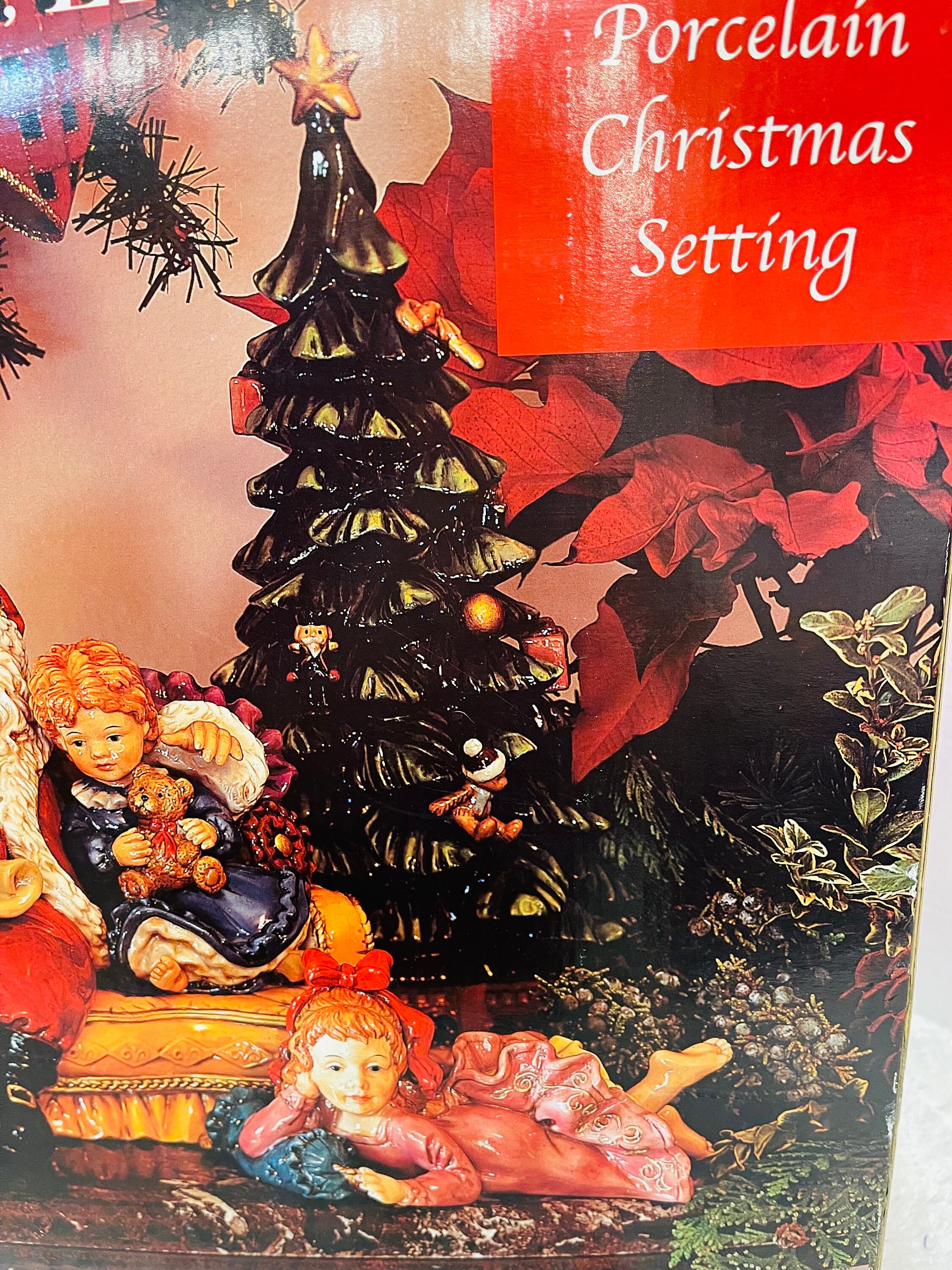 NIB Heritage Mint 11 Piece Christmas Setting, 2003 Porcelain