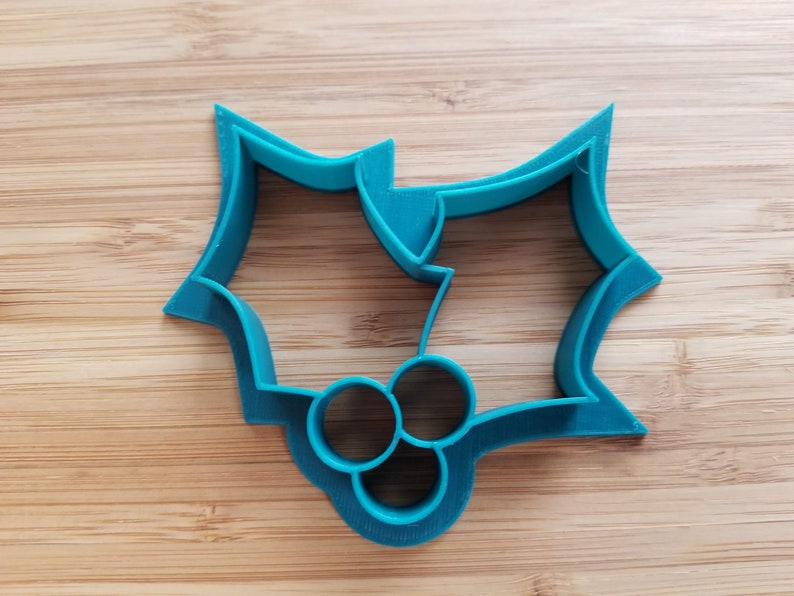 Cupcake Fondant Holly #1 Outline Cookie Cutter Cookie Decorating Sugar Cookies 3d printed with SHARP EDGES