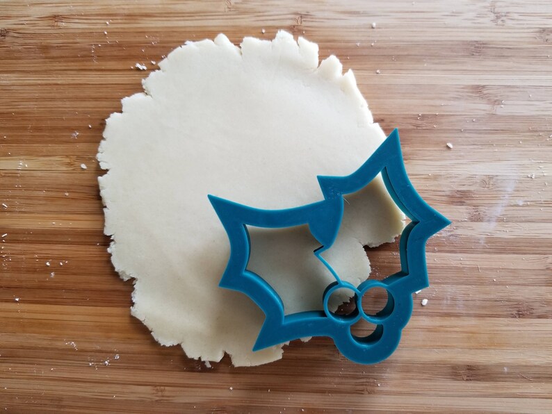 Cupcake Fondant Holly #1 Outline Cookie Cutter Cookie Decorating Sugar Cookies 3d printed with SHARP EDGES