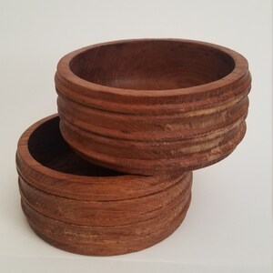 Matching Carved Wooden Bowl Set imagem 3
