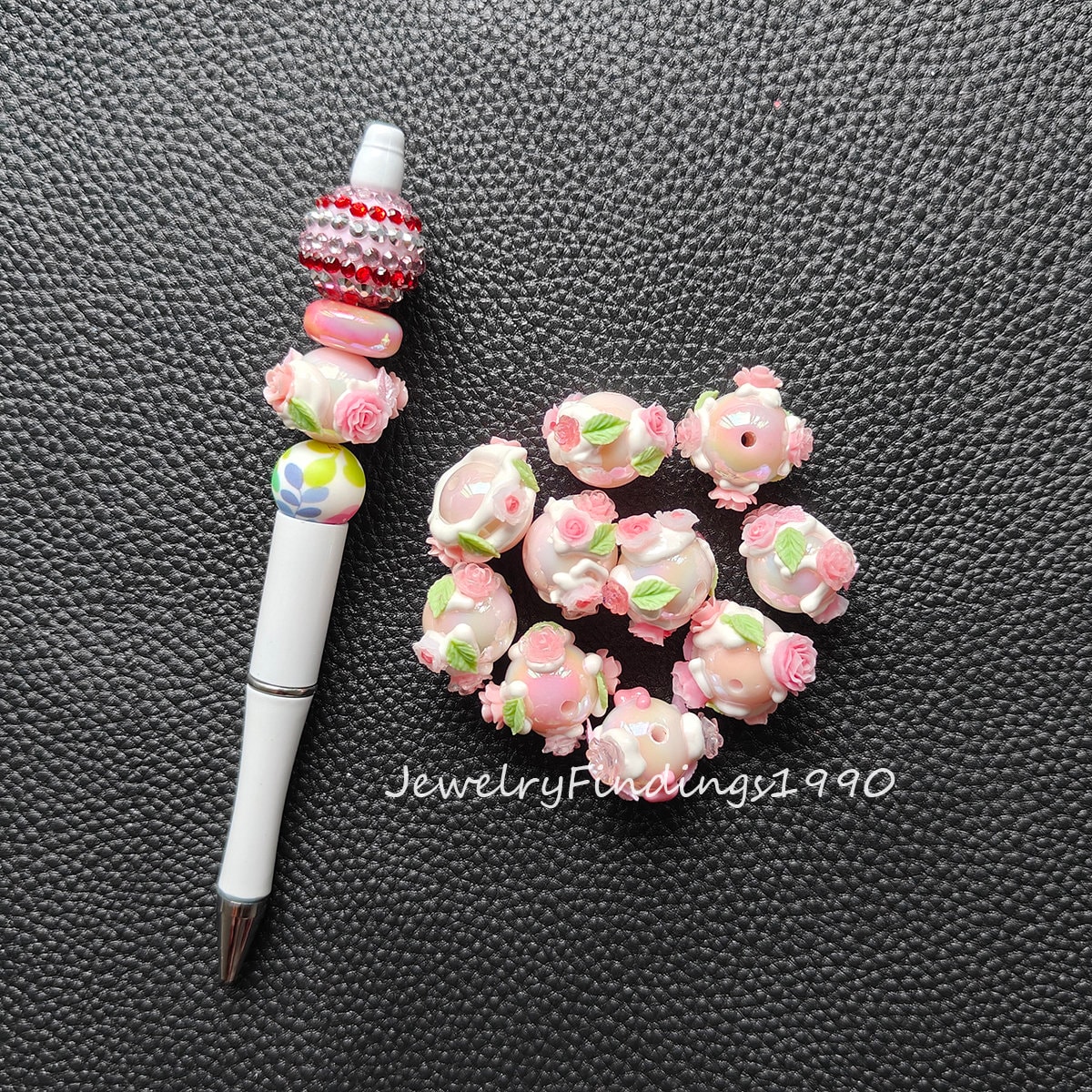10個/ロット ピンクフラワー 手描きファンシービーズ、花柄アクリル 