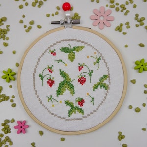 Embroidery ring Strawberry Time cross stitch according to Ch. Dahlbeck D 12 cm window decoration embroidery frame picture image 3