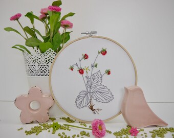 Embroidery ring "Strawberry time" cross-stitch after Ch. Dahlbeck D 19 cm window decoration embroidery frame picture