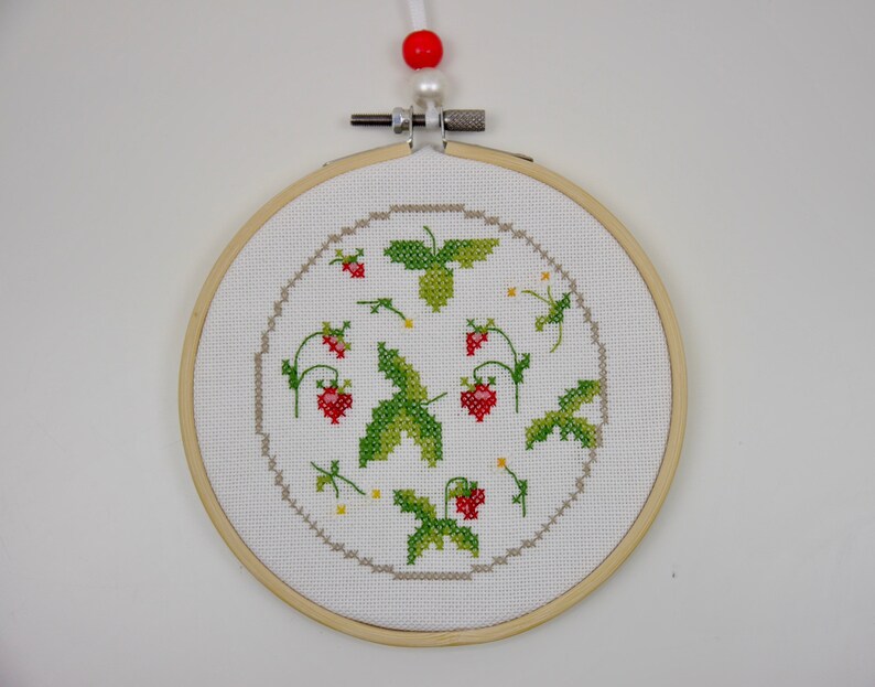 Embroidery ring Strawberry Time cross stitch according to Ch. Dahlbeck D 12 cm window decoration embroidery frame picture image 2