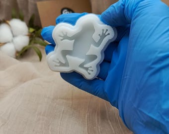 Silicone mold for a frog-shaped brooch