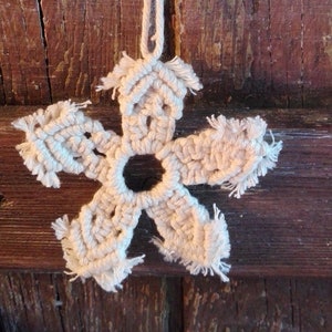Schneeflocke * Stern * Weihnachtsstern *  Makramee * Boho Macramee Deko WEihnachten kleine Flocke 10cm