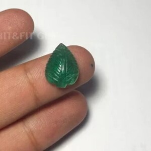 AAA Natural Emerald Leaf Carving Gemstone Handmade Carved Leaf Shape Emerald Carving 13x17MM 6.65 Carat Jewelry Making Wedding Gift