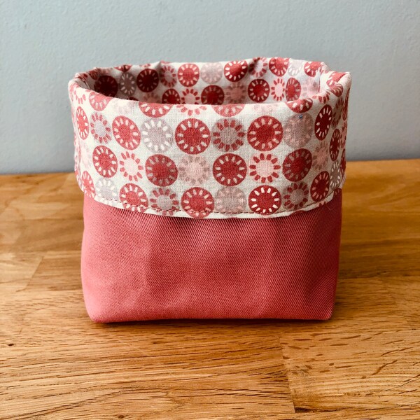 reversible basket in old pink fabric and geometric print
