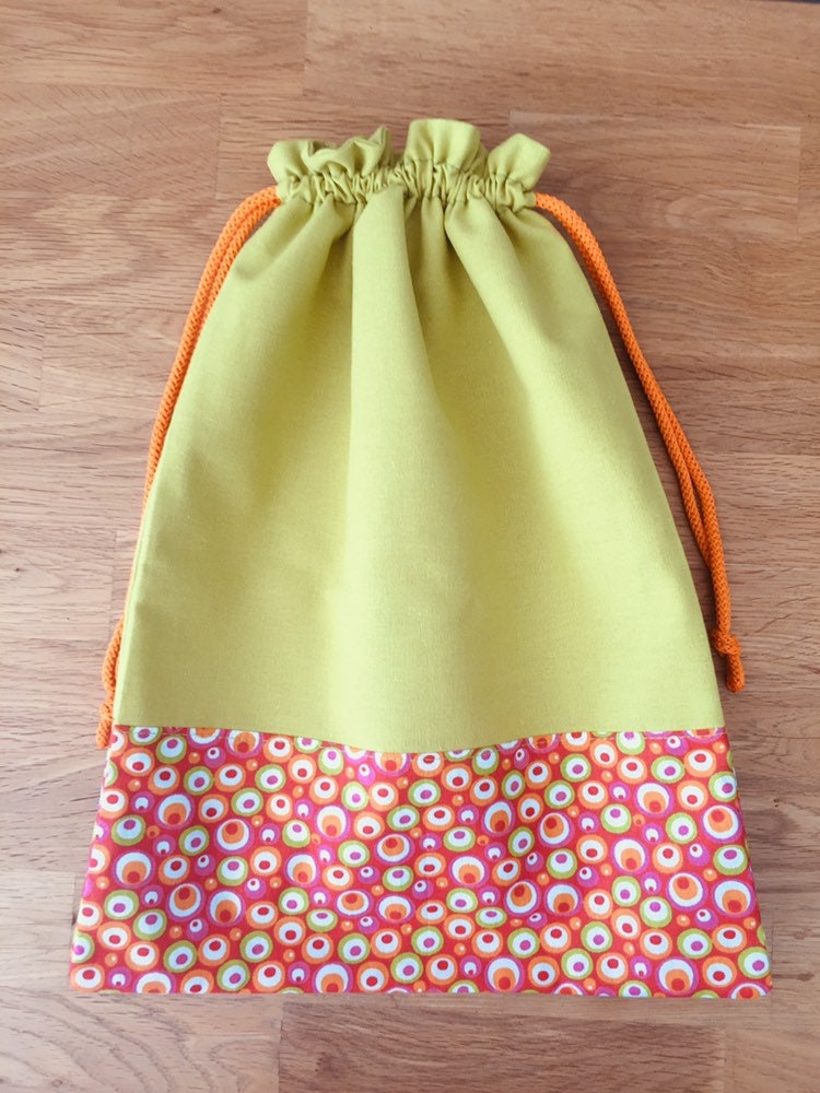 Sac en Tissu Doublé Pour Enfant, Pochon, Sac à Doudou, École ou Crèche Bicolore Vert Pomme et Rouge 