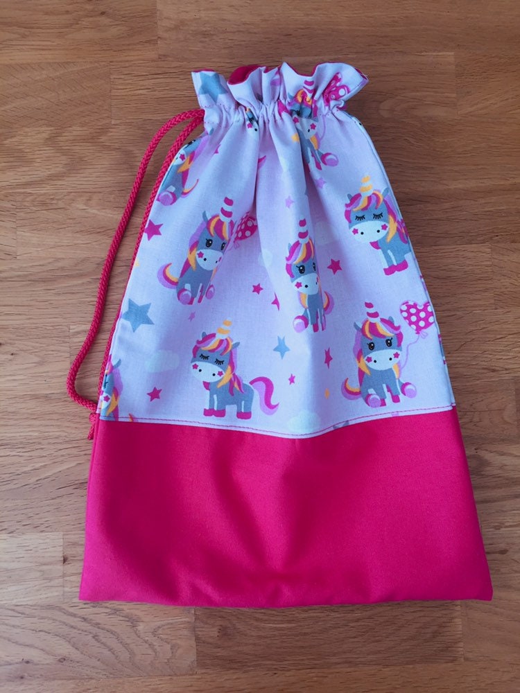 Sac en Tissu Doublé Pour Enfant, Pochon, Sac à Doudou, École ou Crèche Bicolore Rose Imprimé Licorne