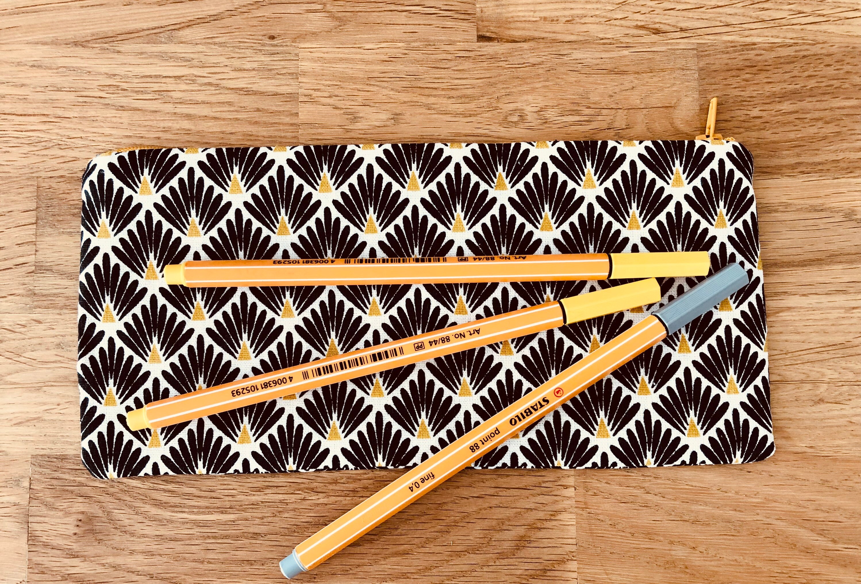 Trousse à Crayons Doublée Imprimé Japonais Noir et Jaune Moutarde