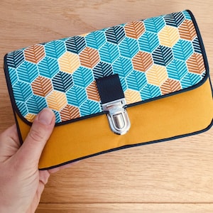 pochette / trousse tissu jaune et bleue imprimé géométrique avec attache cartable - taille M
