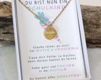 Schulkind Kette Schulkette zum Schulanfang – Einschulungsgeschenk mit Gravur - personalisierte Kette für Kinder – Mutmacher Schulkind