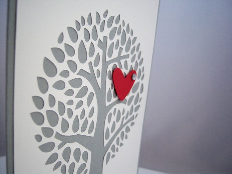 Karte zur Hochzeit Lebensbaum Baum Herz Hochzeitskarte schlicht grau weiß handgemacht Bild 3