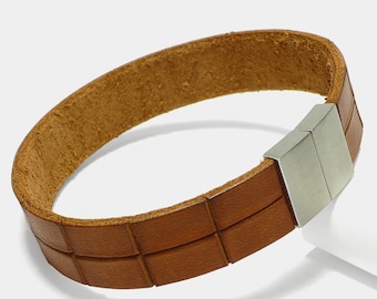 Designer Leather Bracelet for Men, Cognac – Men's bracelet made of genuine leather, handcrafted, stylish, sporty – Casual men's bracelet, gift