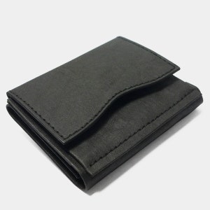 Minimal Wallet Männer – Portemonnaie aus Papier, Schwarz – Reißfest & Wasserfest – Kompakt, leicht, 3 Kartenfächer, Münzfach – Junges Design