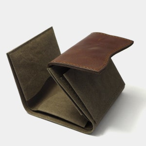 Geldbeutel Herren – Braun – Minimal Wallet aus Papier & Leder – Dünn, wasserfest, langlebig – Trifold Design – Münzfach und Kartenfächern