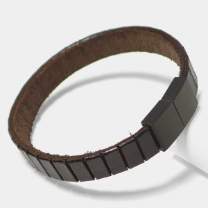 Men&#39;s Brown Leather Bracelet – Simple & Elegant – Timeless – Black Magnetic Clasp – Handmade – Gift – Modern Men&#39;s Accessory