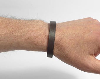 Genuine leather bracelet for men & women – Solid color, handmade leather bracelet, magnetic clasp | Minimalist jewelry | Gift idea