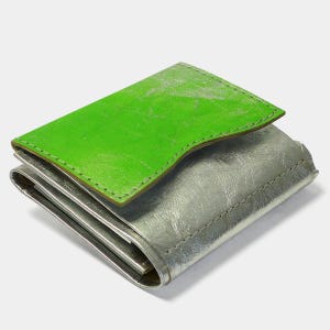 Compact, colorful wallet made of special silver paper, 4 card slots, coin pocket, minimalist design, tear-resistant, lightweight & modern Green