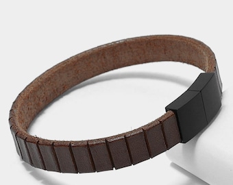 Brown men's leather bracelet made of genuine leather with magnetic clasp, minimalist men's bracelet, modern & high-quality, handmade in Berlin