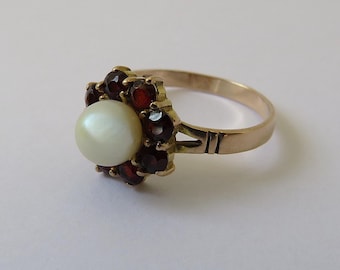 Vintage 333er (8Kt) Gold Ring Gelbgold + Rubine + Perle Gr. 51