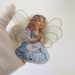 Vintage Angel&#39;s Tenderness by Dona Gelsinger Porcelanowy wieszak Anioł do powieszenia 10 cm x 7 cm