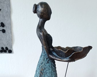 Frau Skulptur Figur  Wohndekoration Kunst