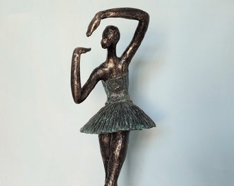 Frau Skulptur Figur  Wohndekoration Kunst