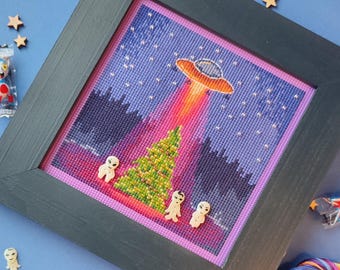 Alien Christmas Tree – Cross Stitch Kit on Plastic Canvas | YuMI / VOLOSHKA Mixed Media Embroidery | Fun DIY Gift Idea
