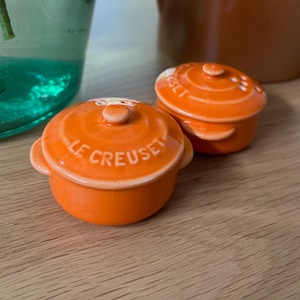 Vintage Le Creuset Solniczka i Pieprzniczka Pomarańczowa Retro | Przedmioty Kolekcjonerskie