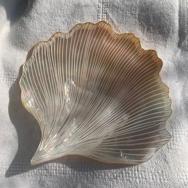 Delicate Mother of Pearl Decorative Dish with Carving Detail | Jewellery Dish, Caviar Dish 5 x 5.5" | Handmade in Myanmar