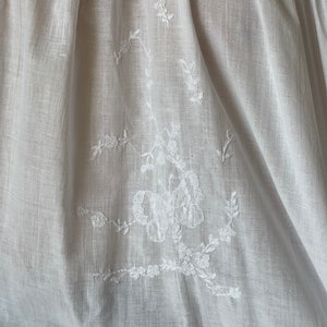 vintage Gauzy Indian White Cotton Swing Blouse, Français Broderie Anglaise, Blouse de maternité taille Petite-Moyenne image 5