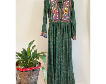 Vintage des années 1970 Kurti Afghan maxi folk ethnique brodé caftan robe robe traditionnelle - taille XS/S