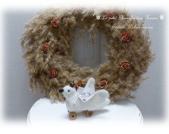 Nostalgic wool felt dove "crown" in shabby chic, brocante, vintage, country house style