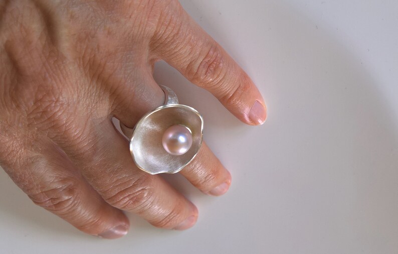 Ring Perle in der Schale Bild 8