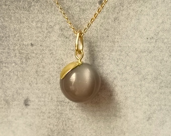 Moonstone sphere 18 carat pendant