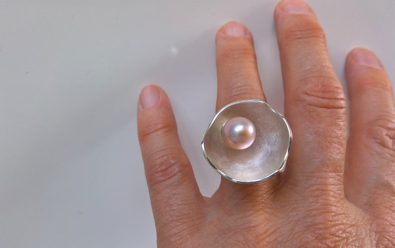 Ring Perle in der Schale Bild 7