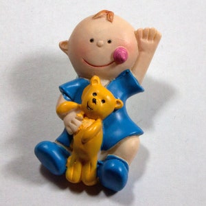 1 Miniatur Baby Junge BabyBoy blau 2D Hobbyfun für Geldgeschenke Gutscheine Taufe Geburt,  ART. 3870023