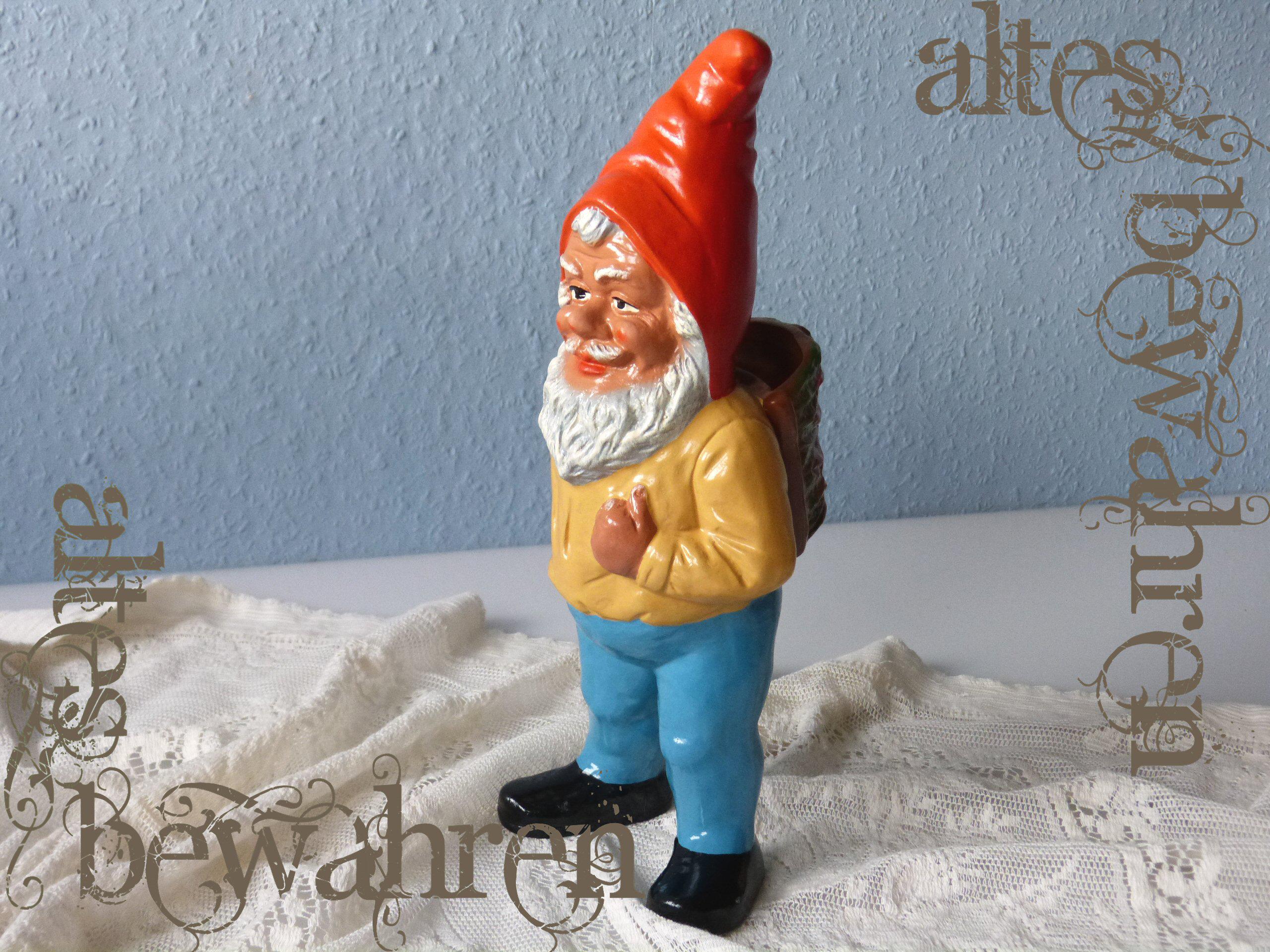 GRUMPS Gartenzwerg Mit Schild „Go Away!“ – 20 Cm Groß, Aus Polyresin | Für Garten & Terrasse